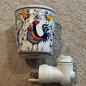 Scentsy Handpainted Ceramic Italian Rooster Wax Warmer Plug In Night Light